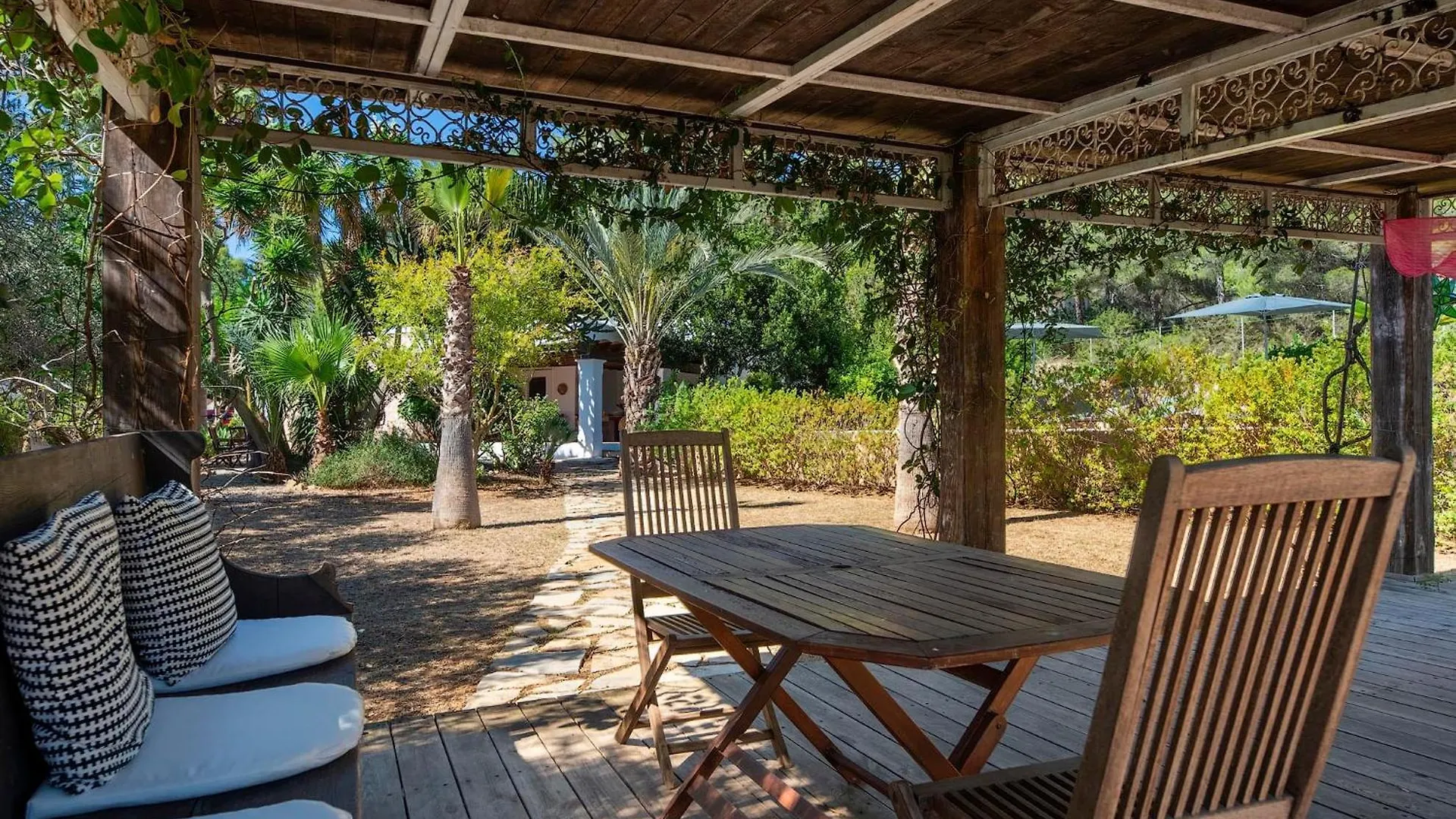 Villa Can Joan Simona San José Spanje